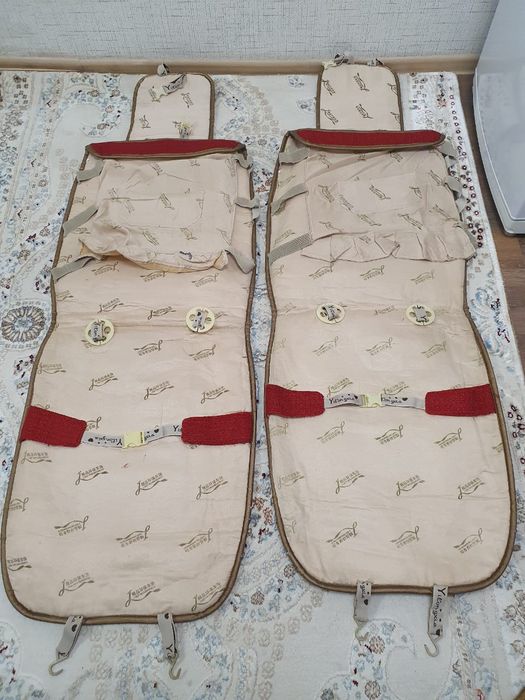 Чехлы универсальные. Красного цвета.