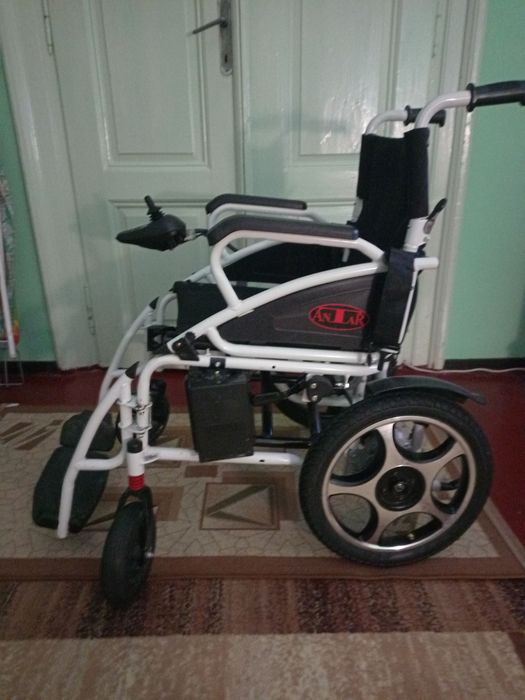 Cărucior/scaun/fotoliu electric pliabil