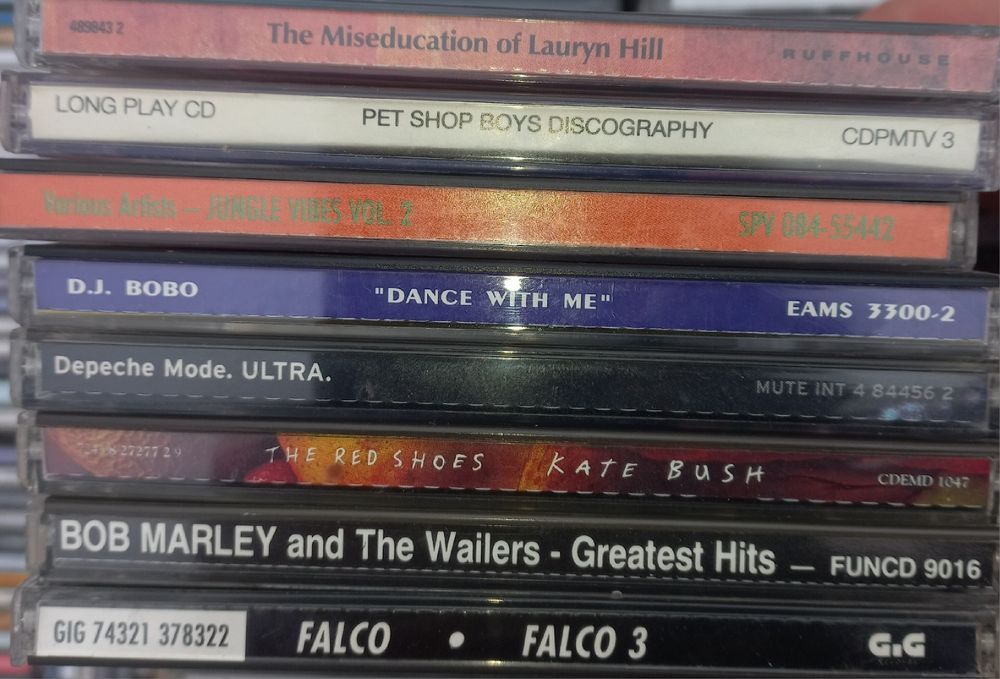 Cd pop rock metal ac/dc,Rhcp,Queen,Bon Jovi,Slayer,Van Halen,Ozzy