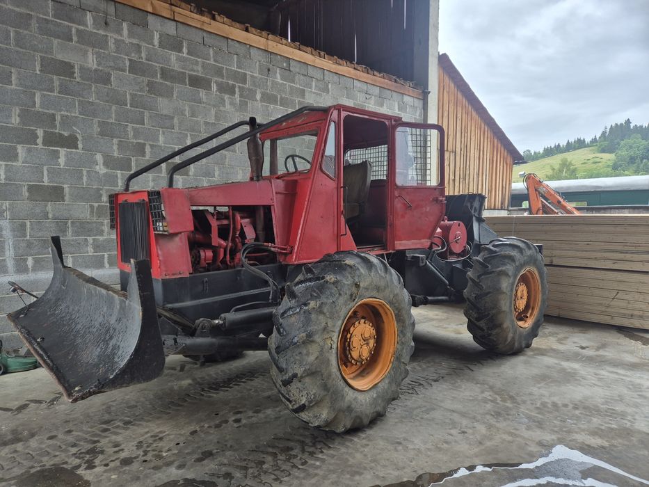 Tractor forestier taf