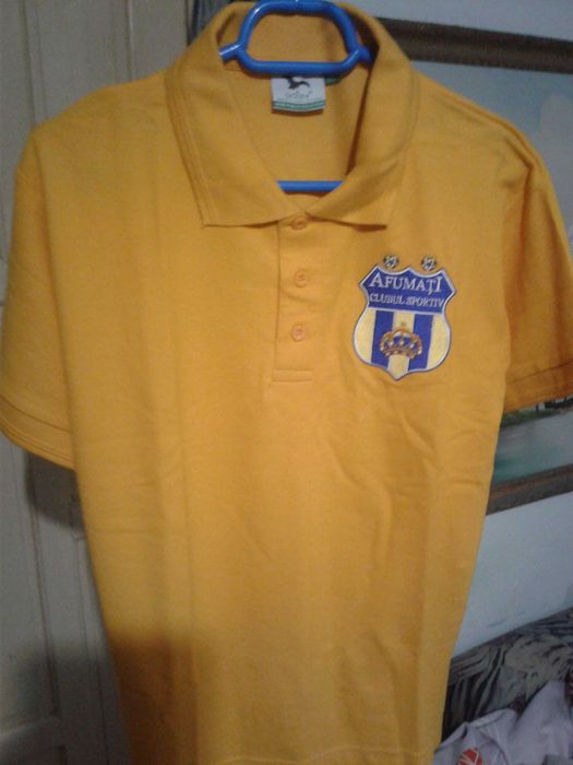 Tricou CS Afumati cu autografe -- Banii merg la un baiat bolnav.