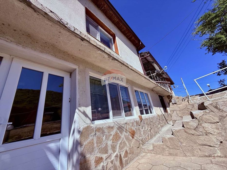 Продава се Къща в с. Аспарухово, Област Варна - 234 кв.м за 828 €/кв.м - Снимка #1