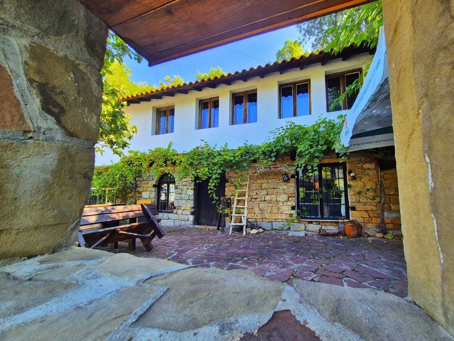 Комплекс -механа и къща за гости до Гложенския манастир и Тетевен !