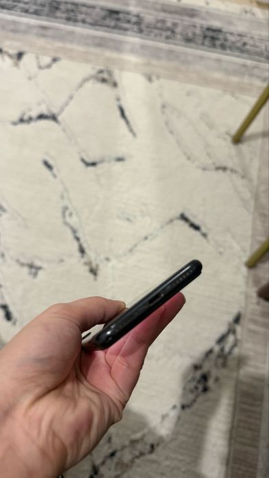 Продам iphone se 2020