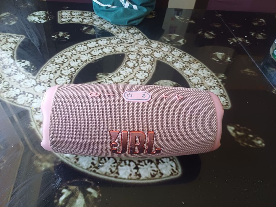 Boxa portabila JBL Charge 5, Bluetooth, Pro Sound, IP67, PartyBoost, Powerbank, Roz