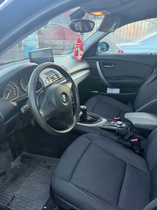 Vând BMW Seria 1.