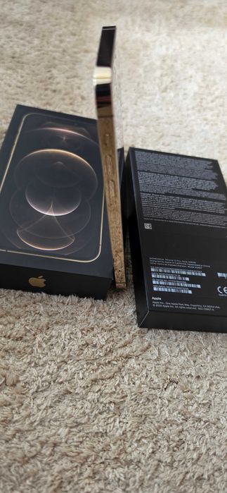 Продавам 12 Pro Gold и XS Gold перфектни