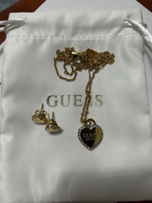 Продам комплект GUESS