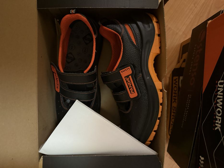 Работни обувки с бомбе