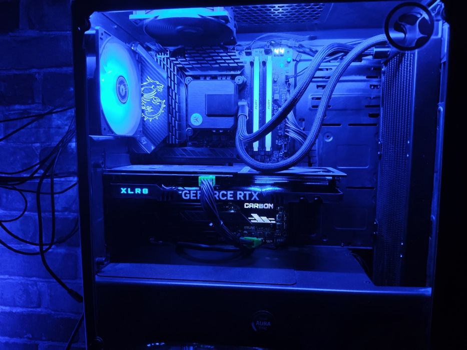 I7-11700, RTX 4070 12GB, 32GB RAM, 1TB NVME, 360mm водно охлаждане