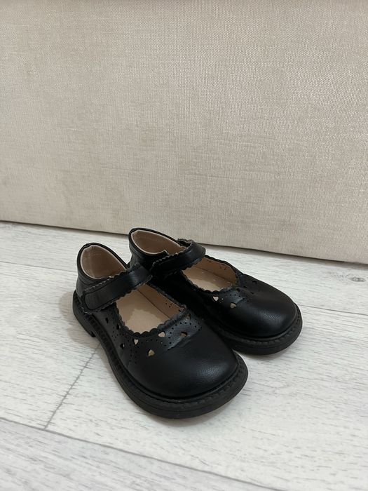 Продам школьную форму 1 класс