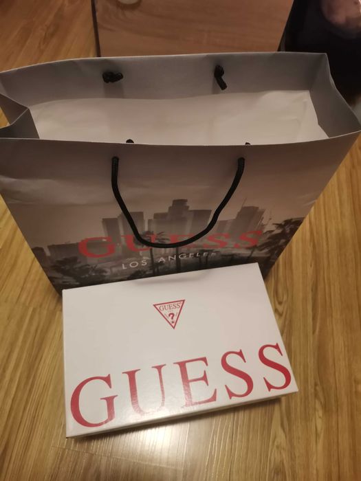 Дамски кецове Guess