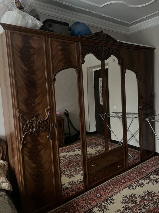 Спальный гарнитур б/у продам