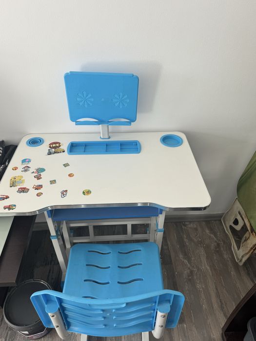 Birou copii cu scaun, reglabil pe înălțime, cu suport carte - Albastru