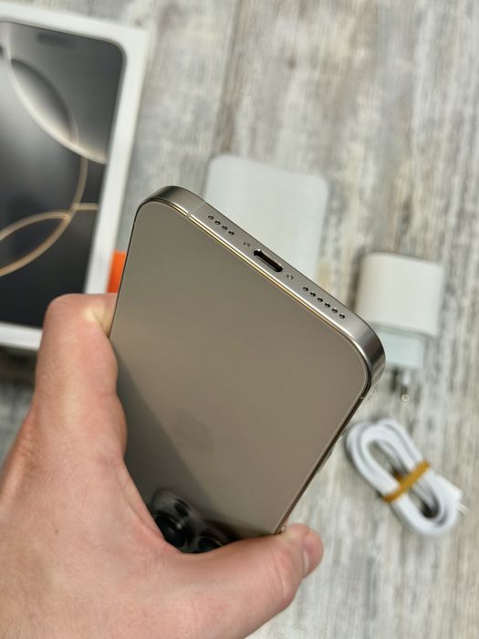 Iphone 16 Pro Max 256 GB - 89 % Battery Отличен Silver Titanium