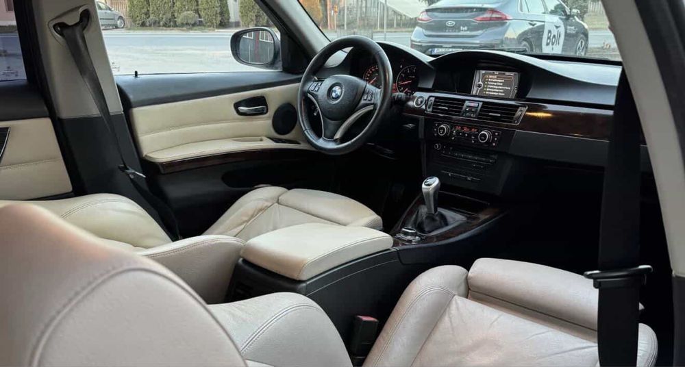 BMW 3 Series 2010 — imagine 4