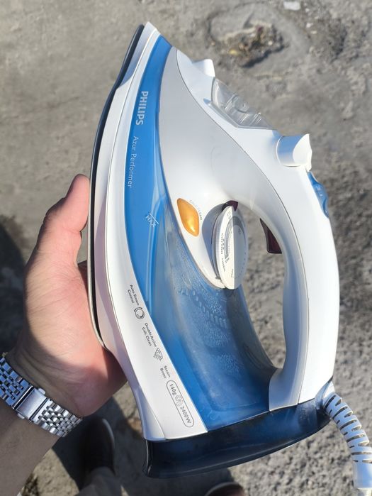 Утюг Philips в рабочем состоянии. Дазмон