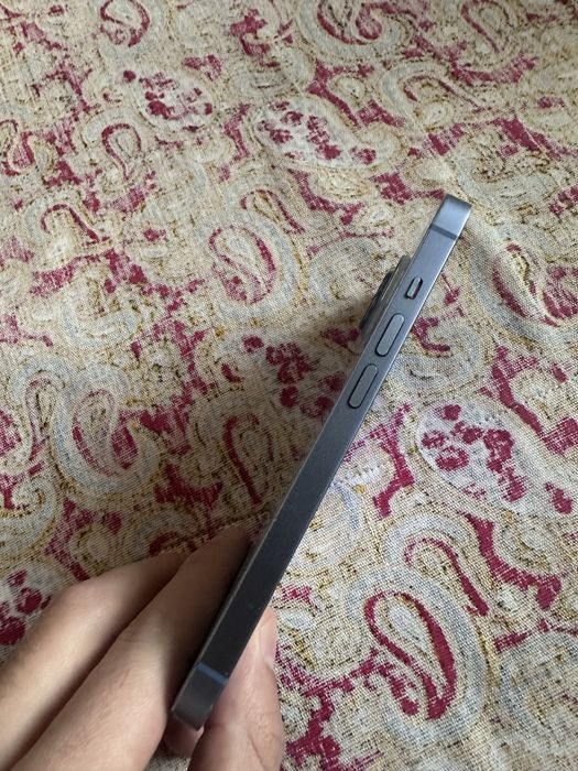 IPhone 14 с гаратнией