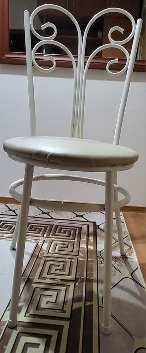 Продам стулья срочно 10к