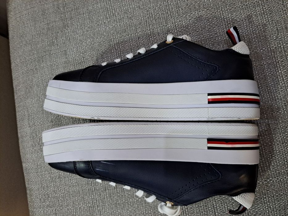 Намалени! Сникърси Tommy Hilfiger