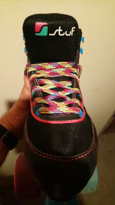 Кънки    STUF   .