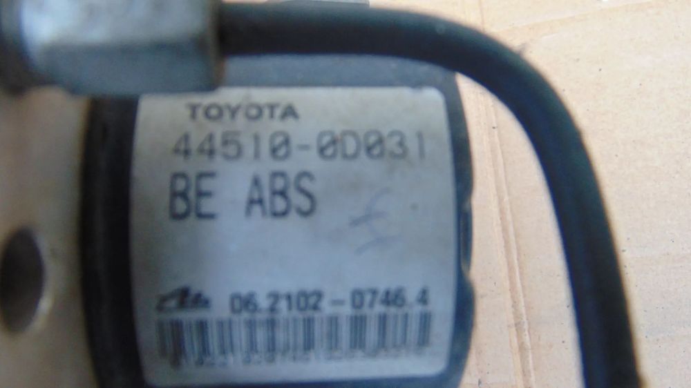 Pompa ABS Toyota Yaris an 2007 motor 1.3 benzina cod 44510-0D031