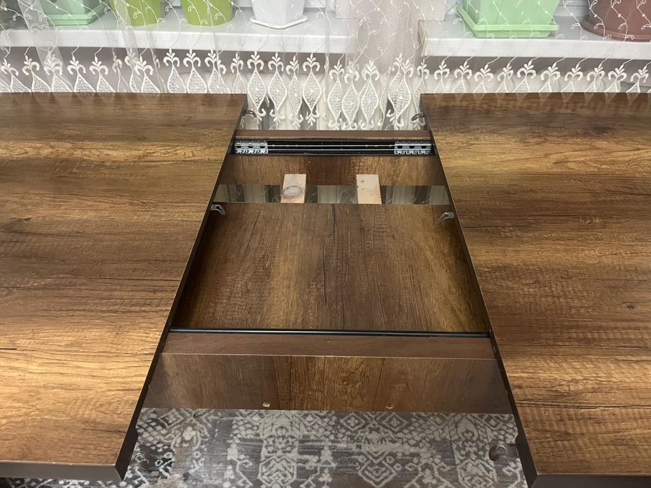 Стол обеденный раздвижной + 4 стула