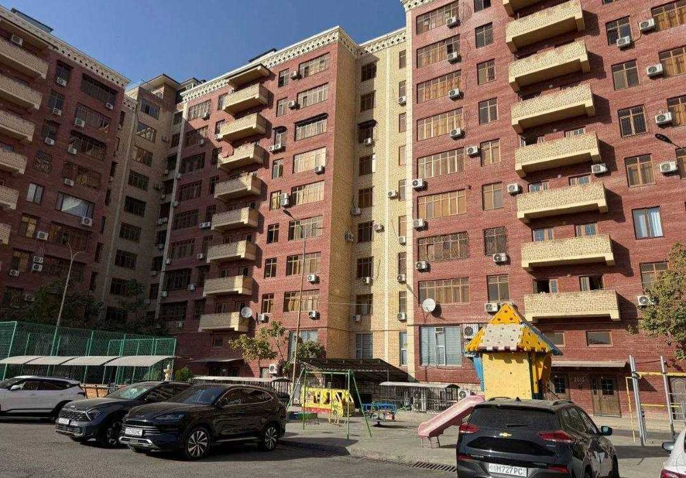 4-комнатная 198 м² у метро Минор, Ц-5, Юнусабад`