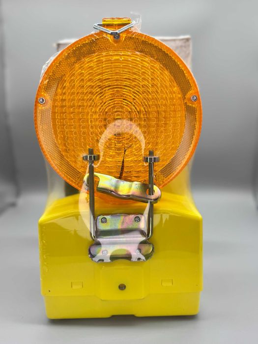 LED сигнална пътна лампа MAURER с оранжева светлина за строителни обекти и аварийна сигнализация