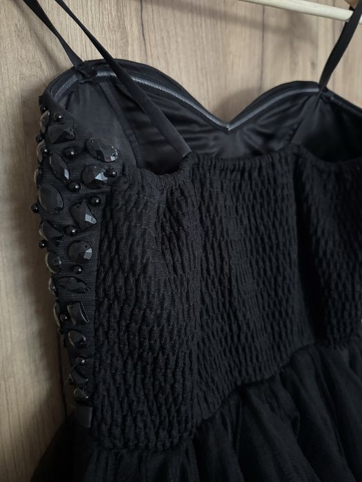 Официална черна рокля