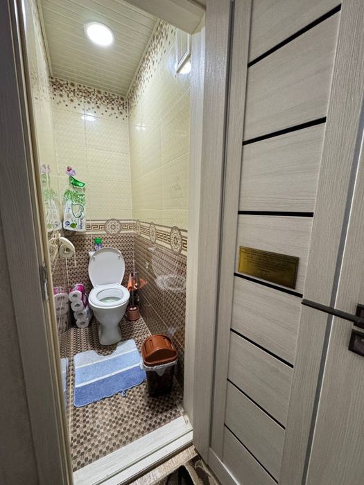 Срочно продаётся квартира ТТЗ бозор 4 комнт