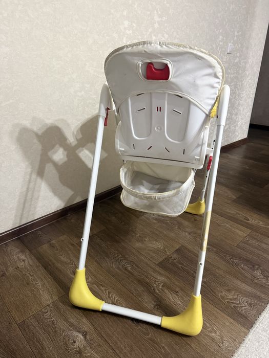 Продам  стульчик для кормления