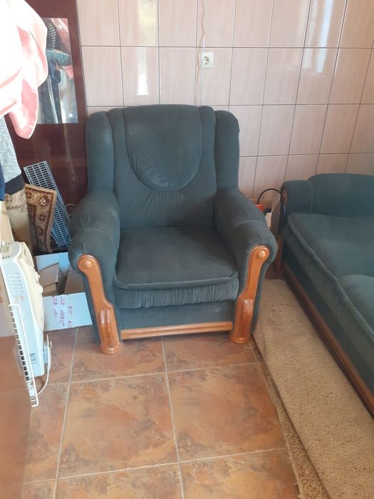 Canapea extensibila si dou fotolii  in stare foarte buna, negociabil