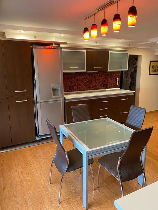 Apartament 3 camere vanzare