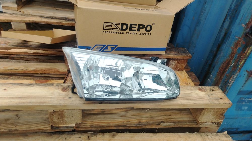 Фары тайота самри 25