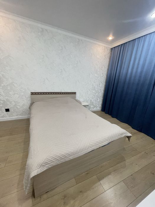 Продам кровать с матрасом