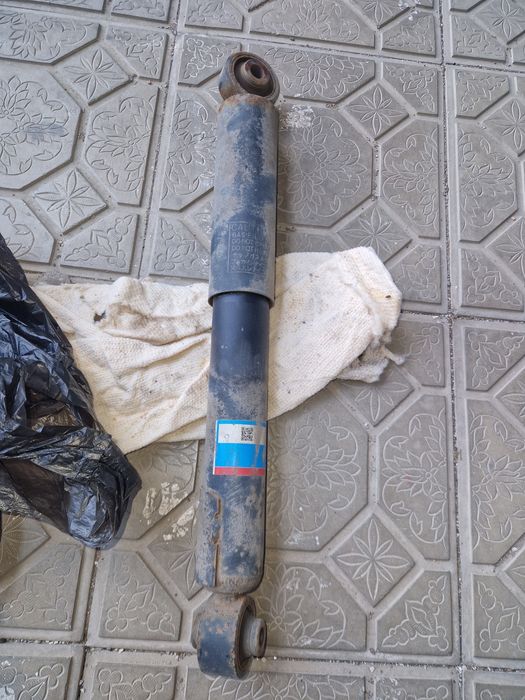Продам задний правый амортизатор кайаба