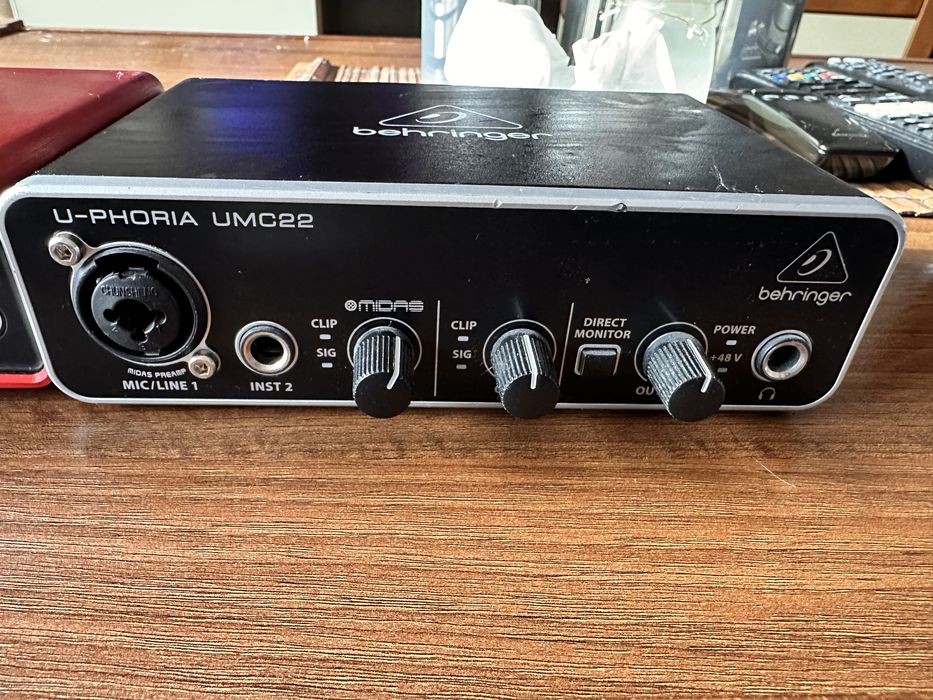 Placa de sunet Placa de sunet Focusrite si behringer