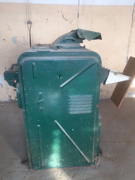 Продаются деревообрабатывающие станки.