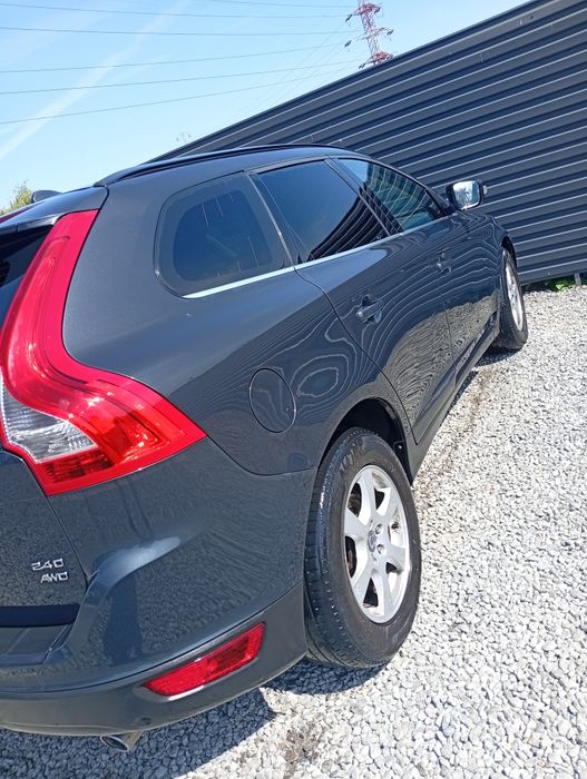VOLVO XC60 0 — imagine 3
