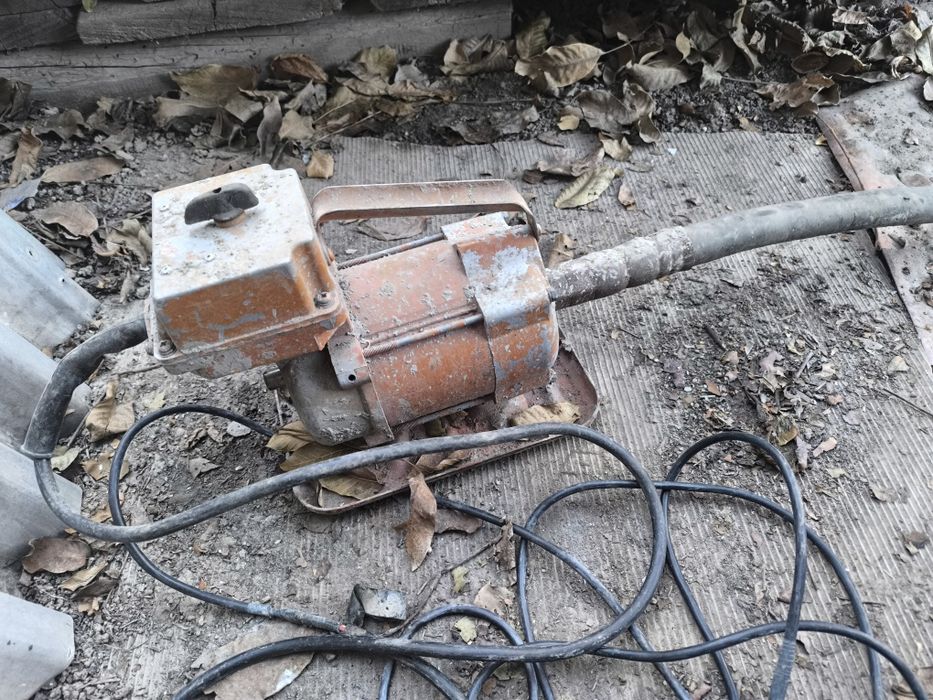 Продам вибратор для бетона