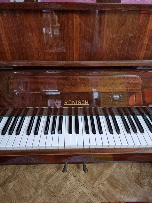 Продаётся пианино