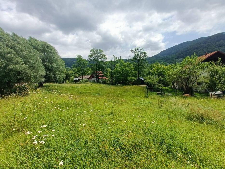 Teren intravilan poziție excelenta