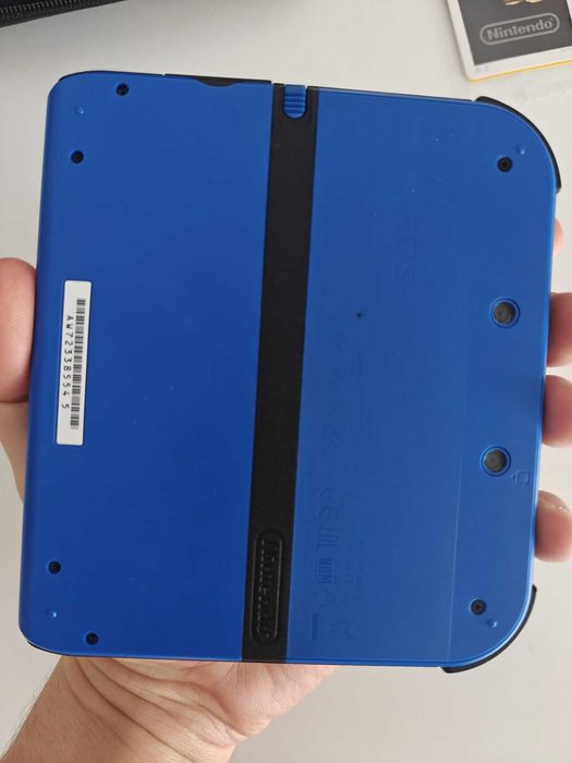 NINTENDO 2DS Modat-50 locuri-stare perfecta-incarcator-husa protectie