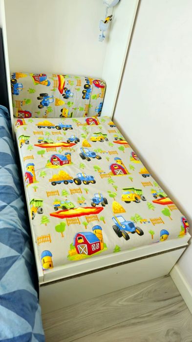 Vand pat rabatabil pe perete pt copii