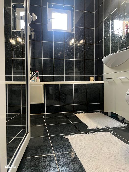 Vand apartament 3 camere