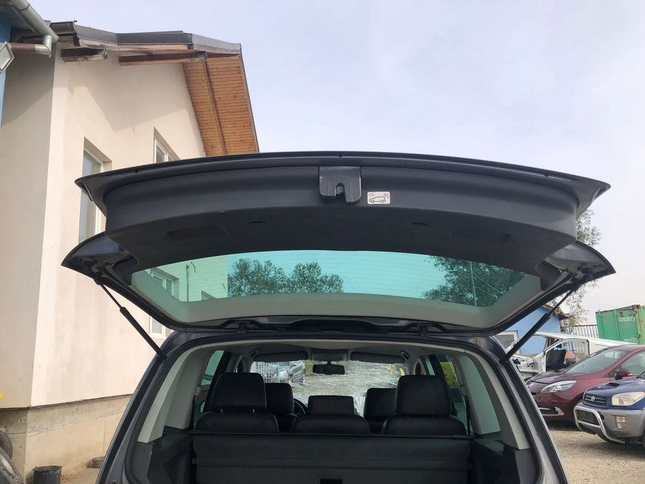 Dezmembrez piese VW Touran