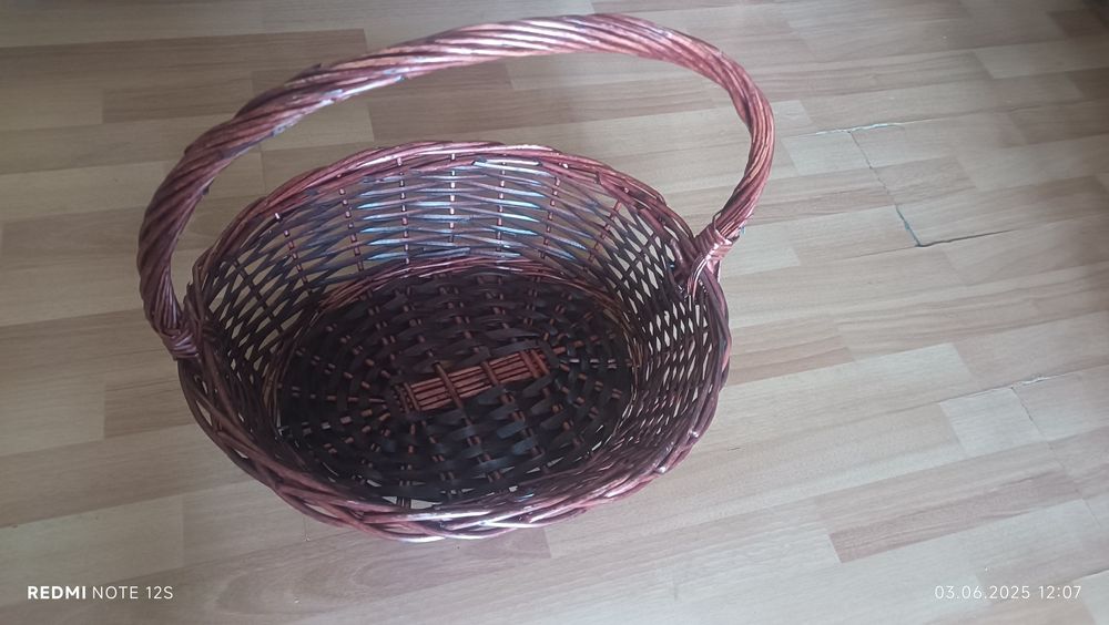 продаю корзину в идеальном состоянии