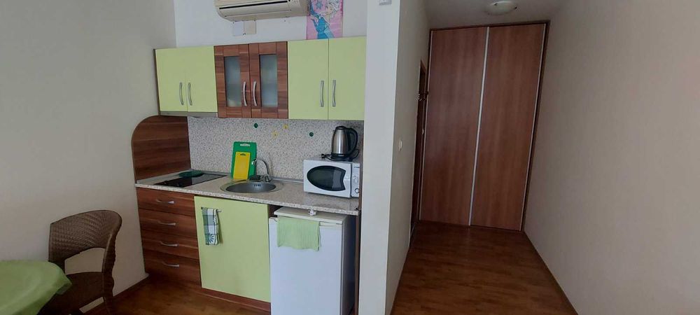 Просторен едностаен апартамент в близост до морето, к-с „Black Sea View”