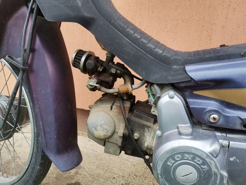 De vânzare Honda motor 4 timpi.Preț 1300lei.